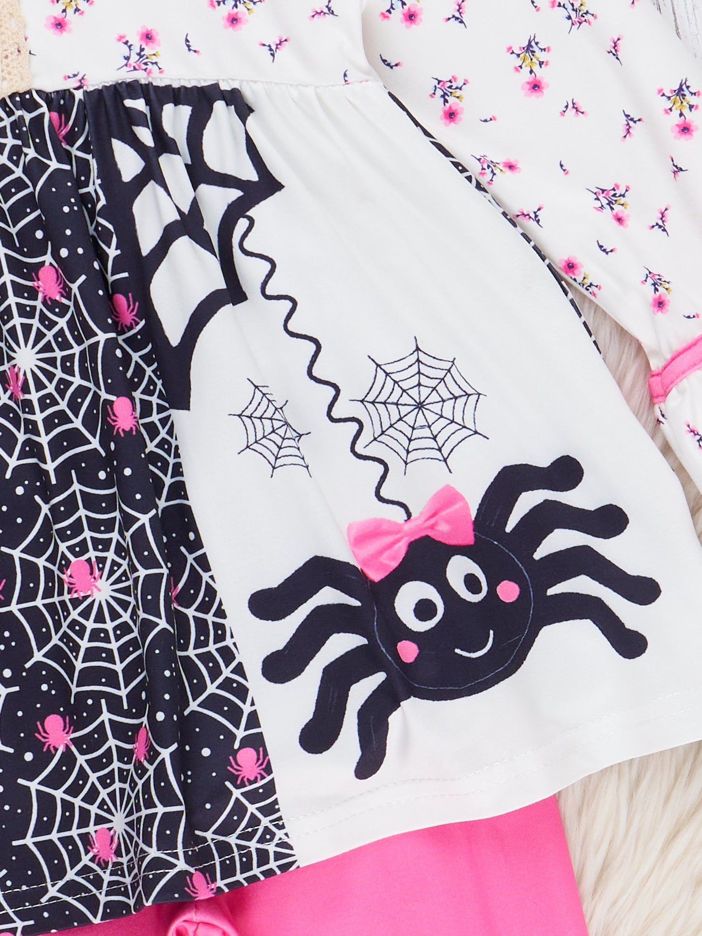 Spider Webs Ruffle Outfit - Pink Floral